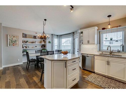 940 Woodside Lane Nw, Airdrie, AB - Indoor Photo Showing Kitchen With Stainless Steel Kitchen