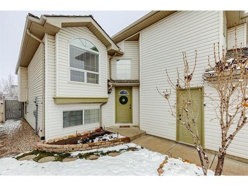 940 Woodside Lane Nw, Airdrie, AB - Outdoor With Exterior