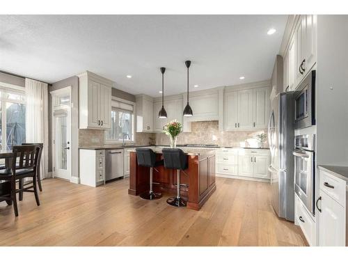 138 Aspen Stone Grove Sw, Calgary, AB - Indoor Photo Showing Kitchen With Upgraded Kitchen