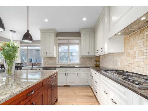 138 Aspen Stone Grove Sw, Calgary, AB - Indoor Photo Showing Kitchen With Upgraded Kitchen