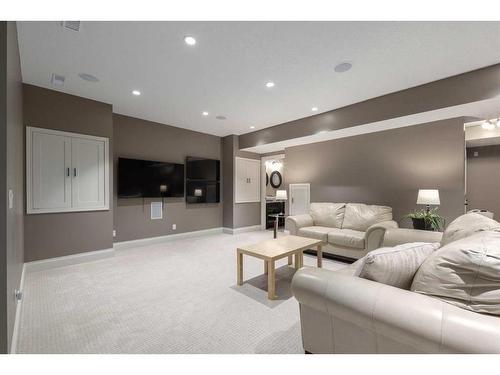 138 Aspen Stone Grove Sw, Calgary, AB - Indoor Photo Showing Living Room