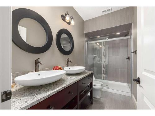 138 Aspen Stone Grove Sw, Calgary, AB - Indoor Photo Showing Bathroom