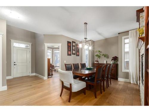 138 Aspen Stone Grove Sw, Calgary, AB - Indoor Photo Showing Dining Room