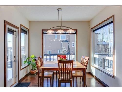 7 Aspen Stone Way Sw, Calgary, AB - Indoor Photo Showing Dining Room