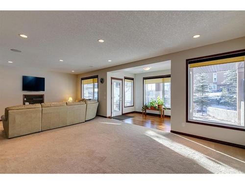 7 Aspen Stone Way Sw, Calgary, AB - Indoor Photo Showing Other Room