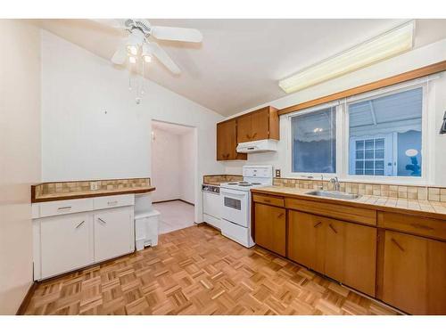 5215 19 Street Sw, Calgary, AB - Indoor Photo Showing Kitchen