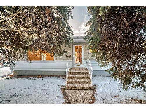 5215 19 Street Sw, Calgary, AB - Outdoor