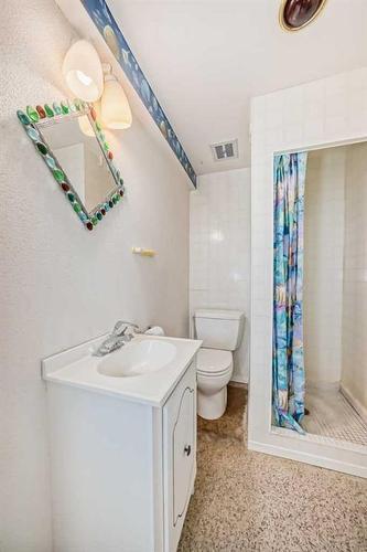 5215 19 Street Sw, Calgary, AB - Indoor Photo Showing Bathroom