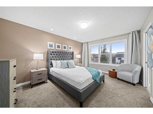 18 Masters Villas Se, Calgary, AB - Indoor Photo Showing Bedroom