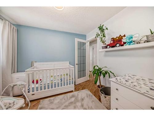 20-712 4 Street Ne, Calgary, AB - Indoor Photo Showing Bedroom