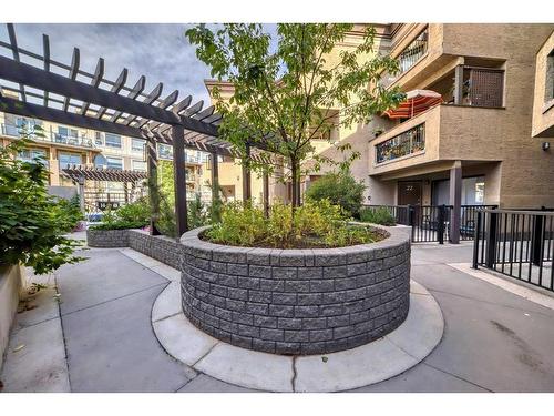 20-712 4 Street Ne, Calgary, AB - Outdoor