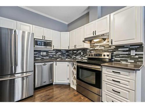 #-1521 11 Street Sw, Calgary, AB - Indoor Photo Showing Kitchen With Upgraded Kitchen