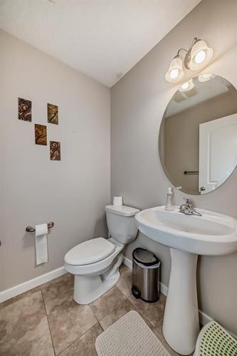 21 Panora Street Nw, Calgary, AB - Indoor Photo Showing Bathroom