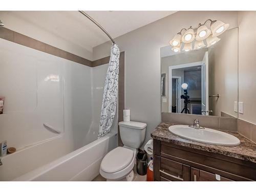 21 Panora Street Nw, Calgary, AB - Indoor Photo Showing Bathroom