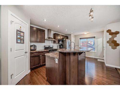 21 Panora Street Nw, Calgary, AB - Indoor Photo Showing Kitchen