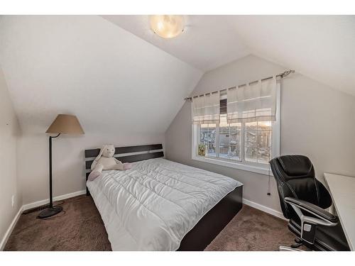 21 Panora Street Nw, Calgary, AB - Indoor Photo Showing Bedroom