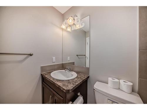 21 Panora Street Nw, Calgary, AB - Indoor Photo Showing Bathroom