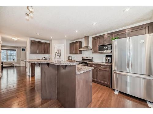 21 Panora Street Nw, Calgary, AB - Indoor Photo Showing Kitchen With Stainless Steel Kitchen With Upgraded Kitchen