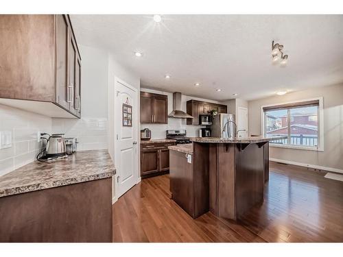 21 Panora Street Nw, Calgary, AB - Indoor Photo Showing Kitchen With Upgraded Kitchen