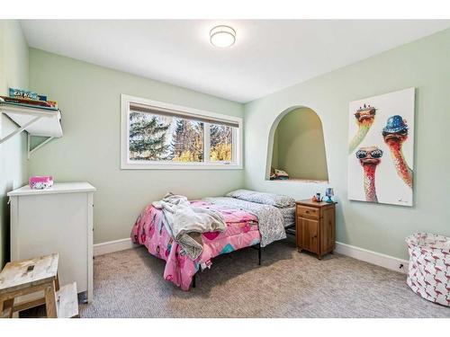 7 Maryland Place Sw, Calgary, AB - Indoor Photo Showing Bedroom