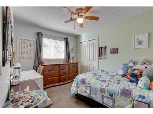 113 Cranleigh Bay Se, Calgary, AB - Indoor Photo Showing Bedroom