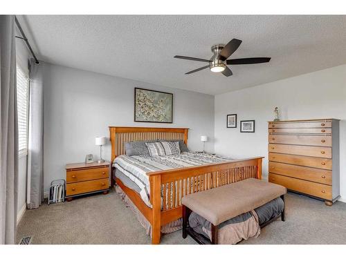 113 Cranleigh Bay Se, Calgary, AB - Indoor Photo Showing Bedroom