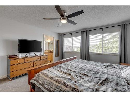 113 Cranleigh Bay Se, Calgary, AB - Indoor Photo Showing Bedroom