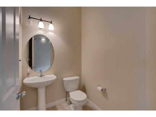 384 Prestwick Terrace Se, Calgary, AB - Indoor Photo Showing Bathroom