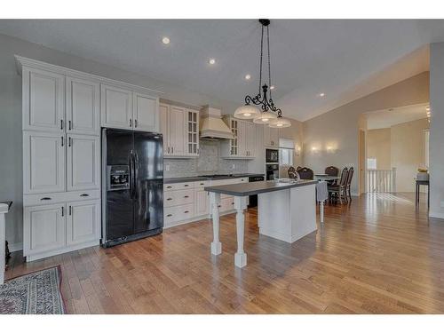 384 Prestwick Terrace Se, Calgary, AB - Indoor Photo Showing Kitchen