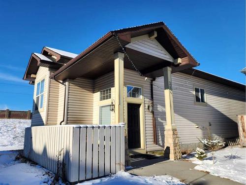 384 Prestwick Terrace Se, Calgary, AB - Outdoor