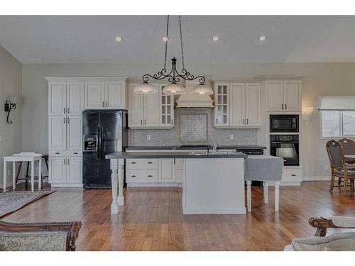 384 Prestwick Terrace Se, Calgary, AB - Indoor Photo Showing Kitchen