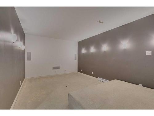 384 Prestwick Terrace Se, Calgary, AB - Indoor Photo Showing Other Room