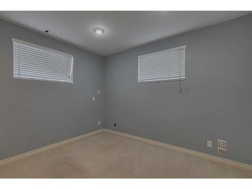 384 Prestwick Terrace Se, Calgary, AB - Indoor Photo Showing Other Room