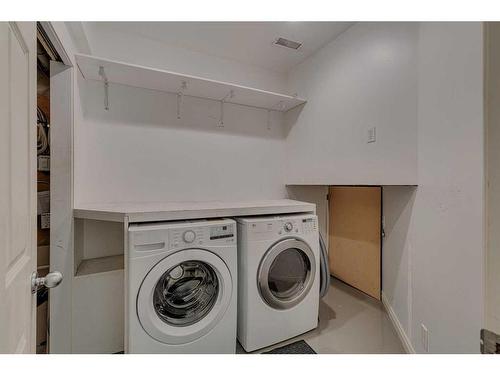 384 Prestwick Terrace Se, Calgary, AB - Indoor Photo Showing Laundry Room