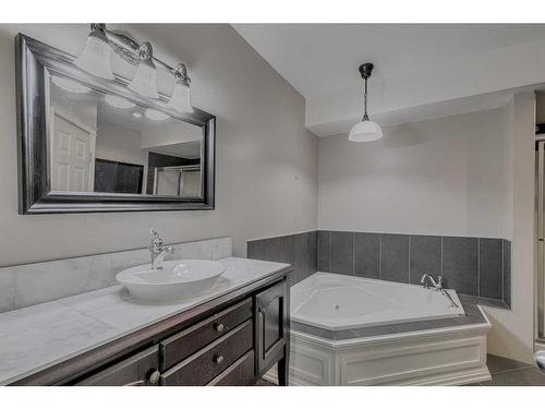 384 Prestwick Terrace Se, Calgary, AB - Indoor Photo Showing Bathroom