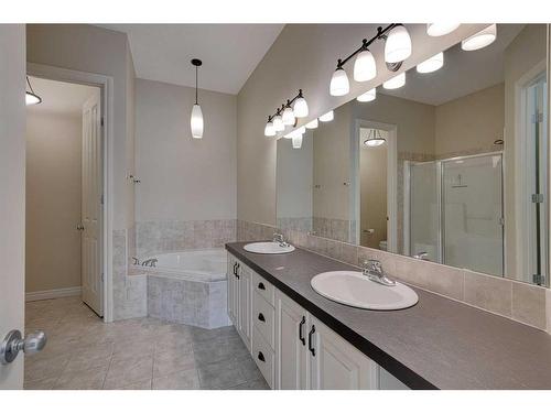 384 Prestwick Terrace Se, Calgary, AB - Indoor Photo Showing Bathroom