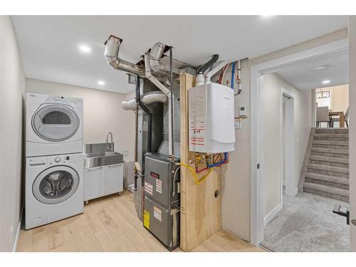 5716 Dalmead Crescent Nw, Calgary, AB - Indoor Photo Showing Laundry Room