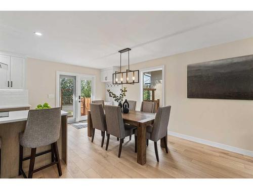 5716 Dalmead Crescent Nw, Calgary, AB - Indoor Photo Showing Dining Room