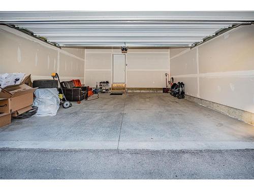 166 Cityside Grove Ne, Calgary, AB - Indoor Photo Showing Garage