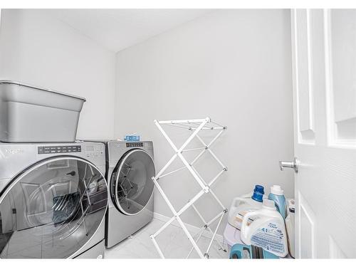 166 Cityside Grove Ne, Calgary, AB - Indoor Photo Showing Laundry Room