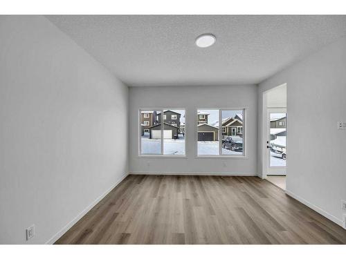 166 Edith Road Nw, Calgary, AB - Indoor Photo Showing Other Room