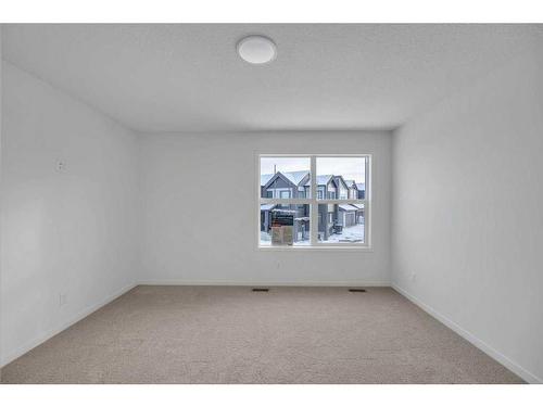 166 Edith Road Nw, Calgary, AB - Indoor Photo Showing Other Room