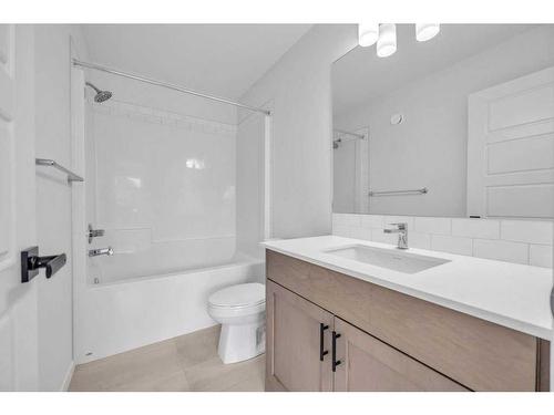 166 Edith Road Nw, Calgary, AB - Indoor Photo Showing Bathroom