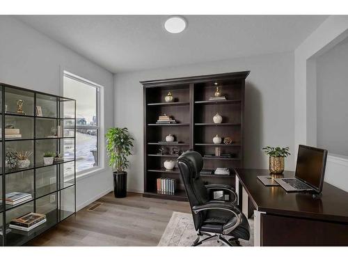 166 Edith Road Nw, Calgary, AB - Indoor