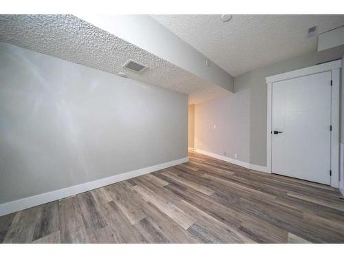 503-4935 Dalton Drive Nw, Calgary, AB - Indoor Photo Showing Other Room