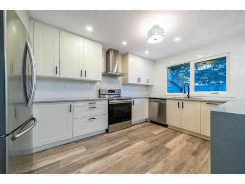 503-4935 Dalton Drive Nw, Calgary, AB - Indoor Photo Showing Kitchen With Upgraded Kitchen