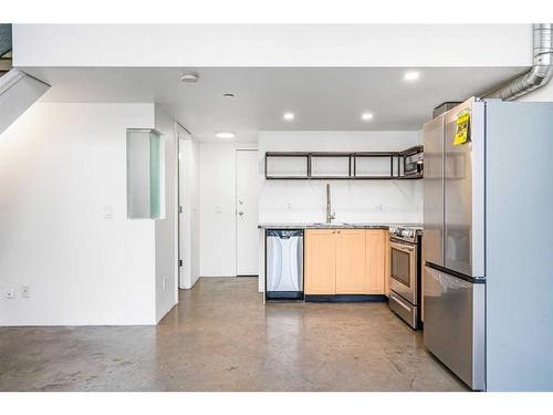 604-535 8 Avenue Se, Calgary, AB - Indoor Photo Showing Kitchen