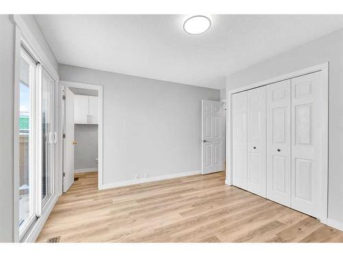 263 Penbrooke Way Se, Calgary, AB - Indoor Photo Showing Other Room