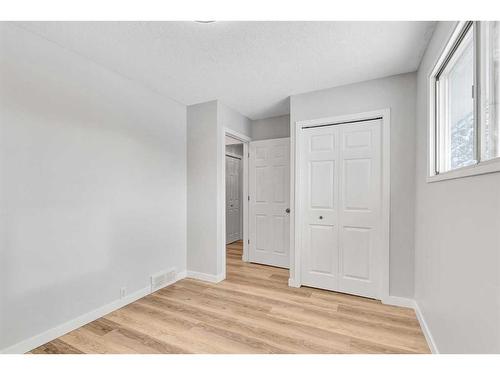 263 Penbrooke Way Se, Calgary, AB - Indoor Photo Showing Other Room