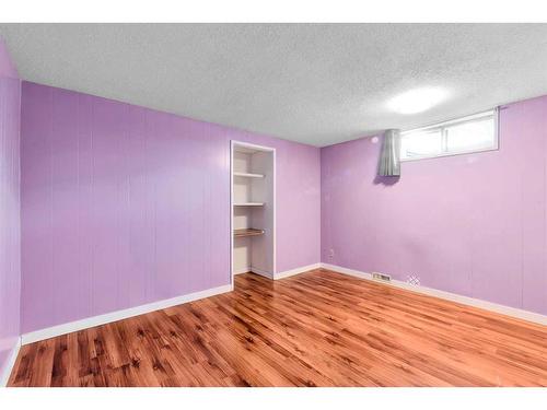 263 Penbrooke Way Se, Calgary, AB - Indoor Photo Showing Other Room